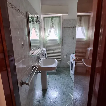 Casa Parco Leati פררה